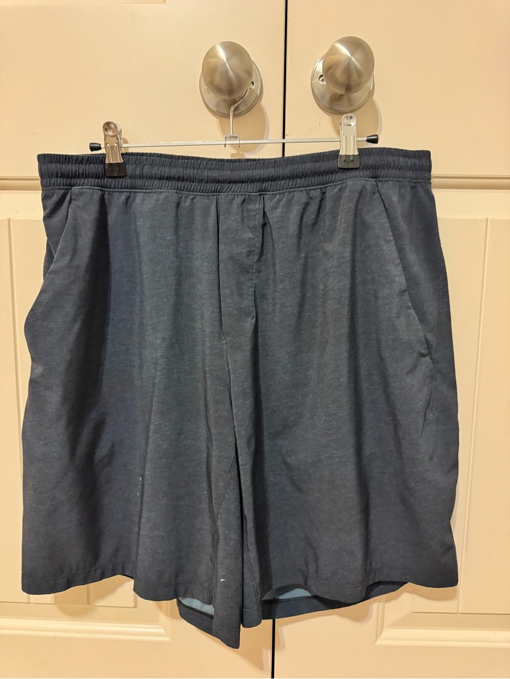 lululemon athletica Men's Athletic Shorts - Gray